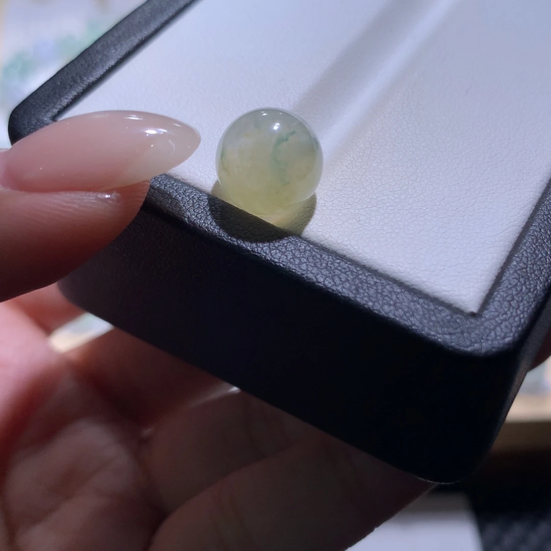 翡翠散珠特价黄翡飘绿花卡11.33