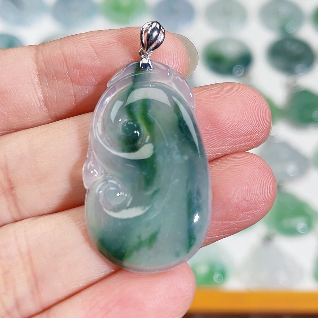 颈饰18K金镶嵌翡翠吊坠