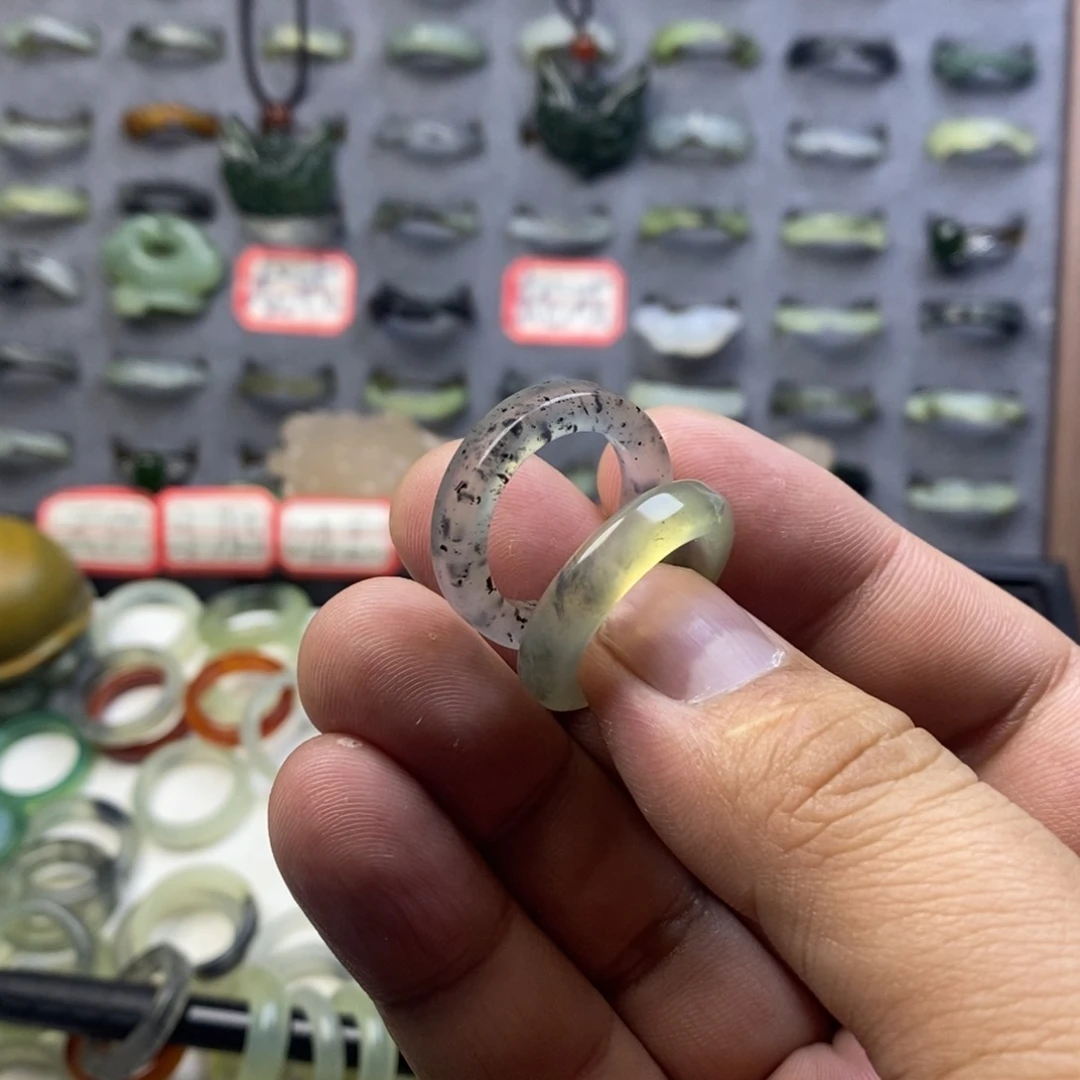 蛇纹石玉戒指未镶嵌不***瘤63