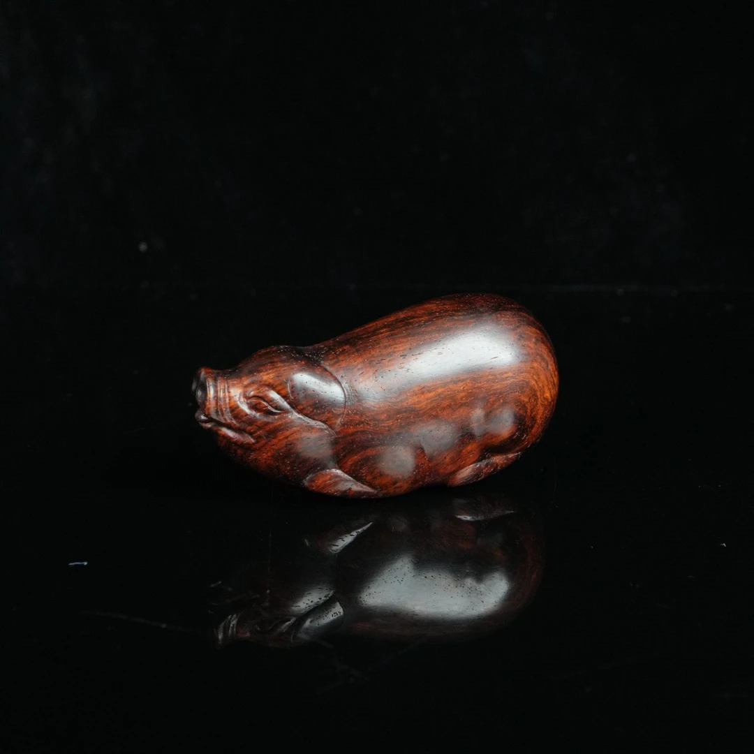 A8503 越南黄花梨金猪 3.47x1.36x.71cm  34.5g