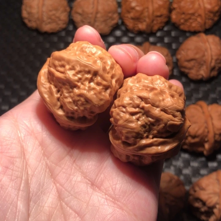 文玩核桃把件大麒麟腿35