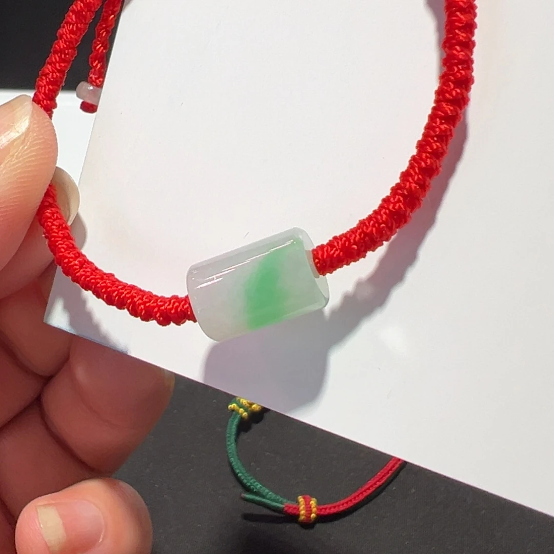 翡翠未镶嵌颈饰手绳
