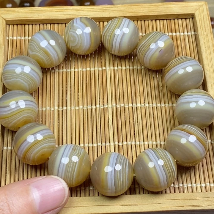 刘***姥玛瑙/玉髓未镶嵌手链