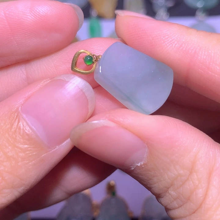 颈饰18K金镶嵌翡翠翡翠