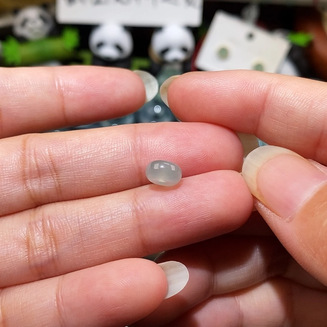 麦****翡翠未镶嵌颈饰冰种鼓珠