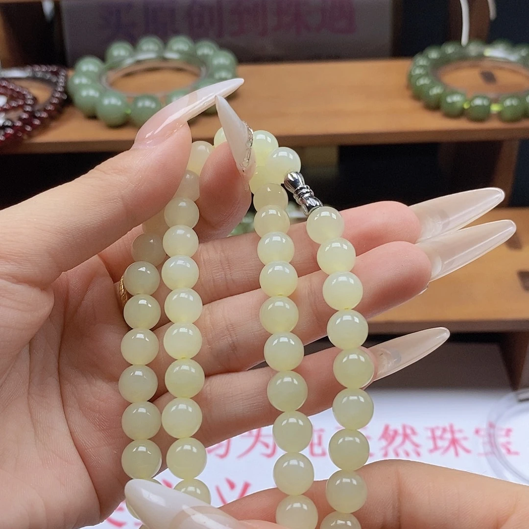 颈饰未镶嵌和田玉（黄玉）