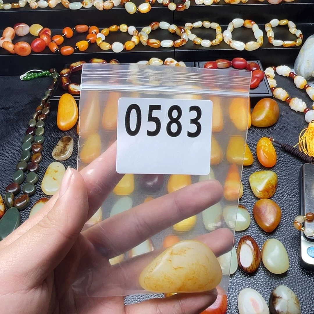 和田玉手串未镶嵌E**s