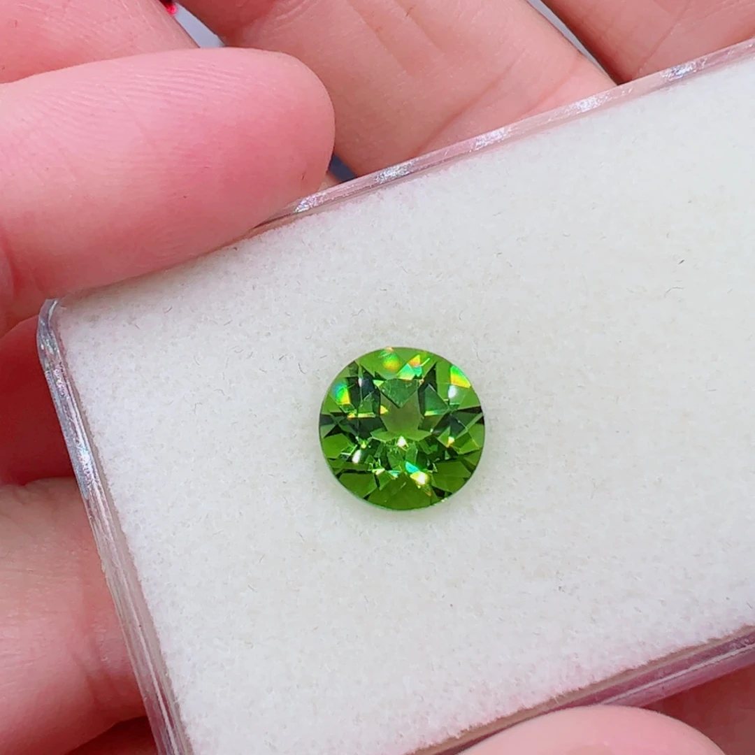 4.5克拉裸石未镶嵌橄榄石