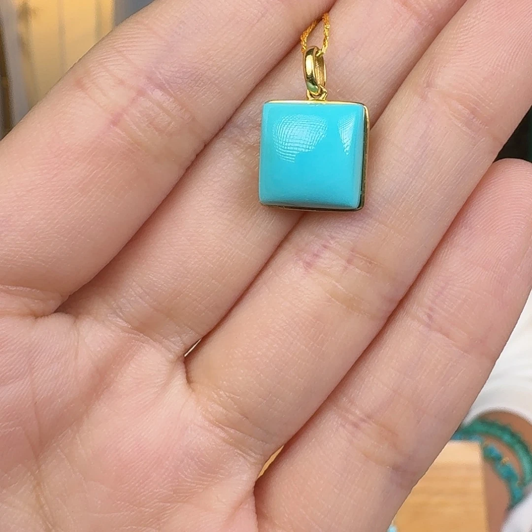 绿松石18K金镶嵌挂件