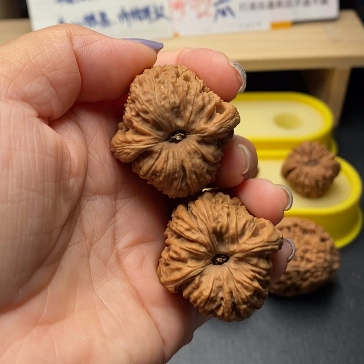文玩核桃吊坠拉丝酒杯凹小高炮36尺0870