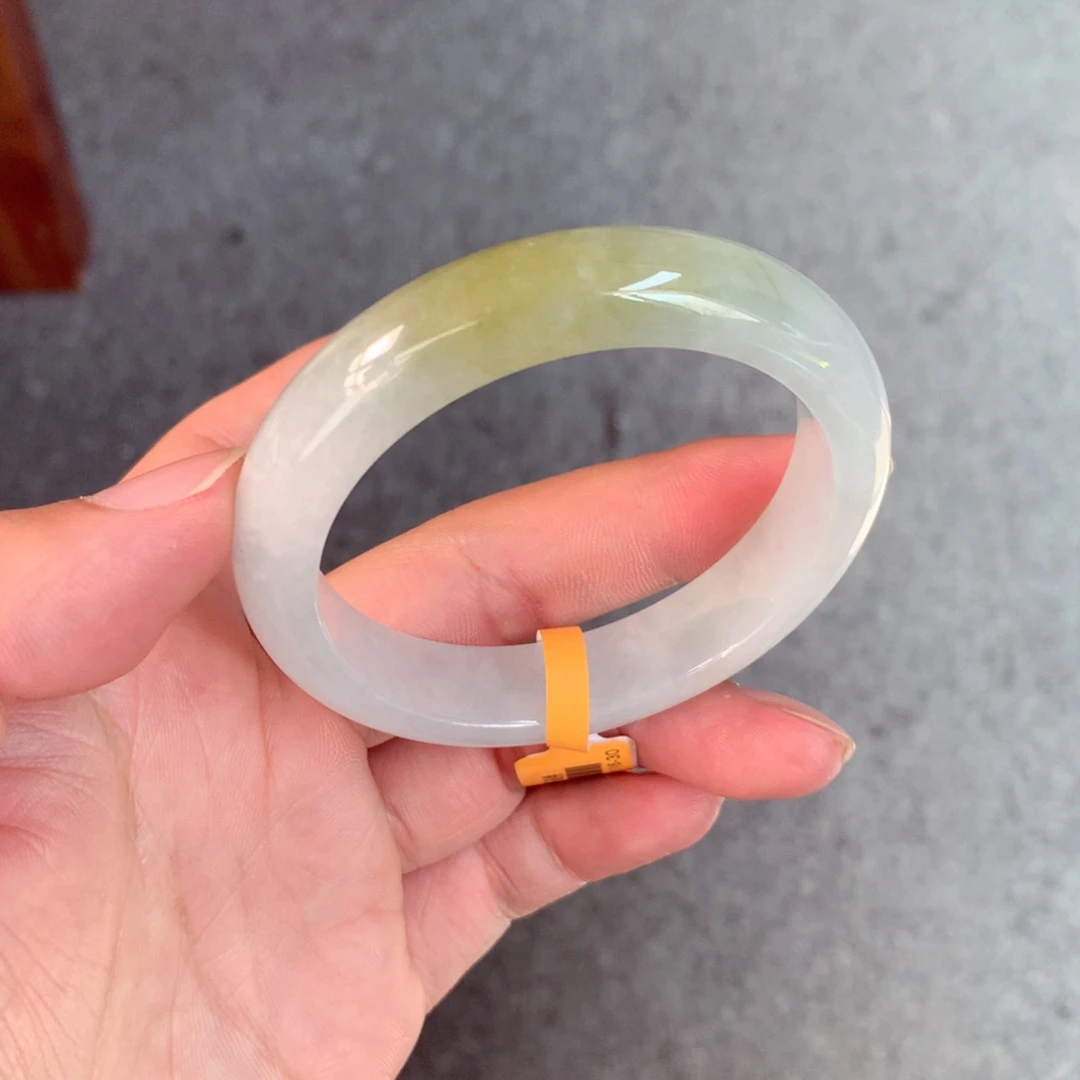 翡翠手镯未镶嵌缅甸