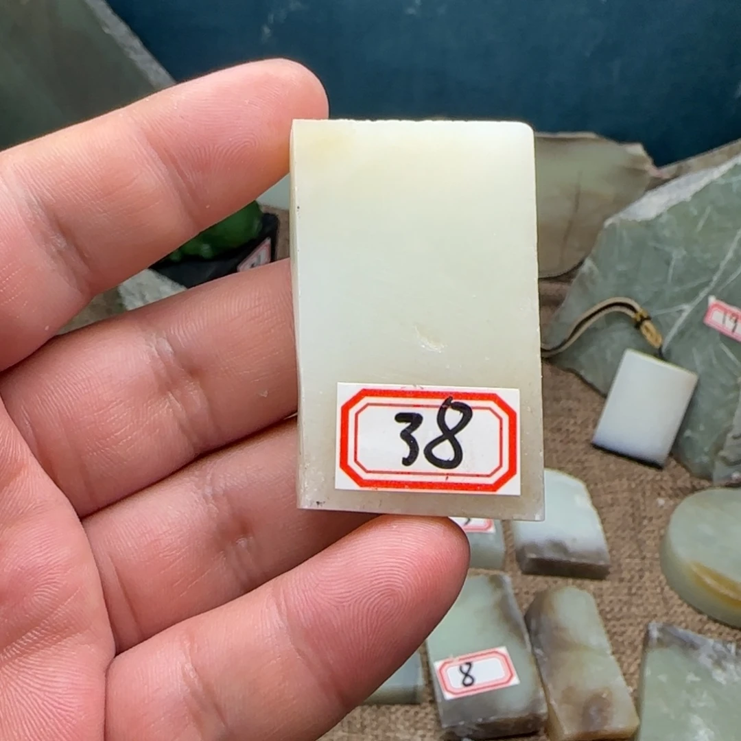 天***天和田玉（糖玉）未镶嵌珠宝奇石