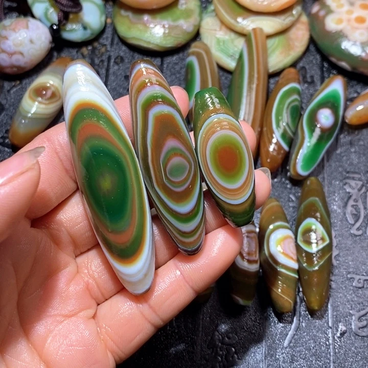 石英质玉颈饰未镶嵌王****!