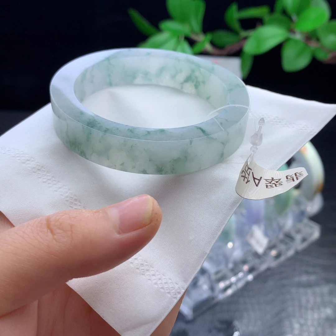 定制翡翠未镶嵌手镯