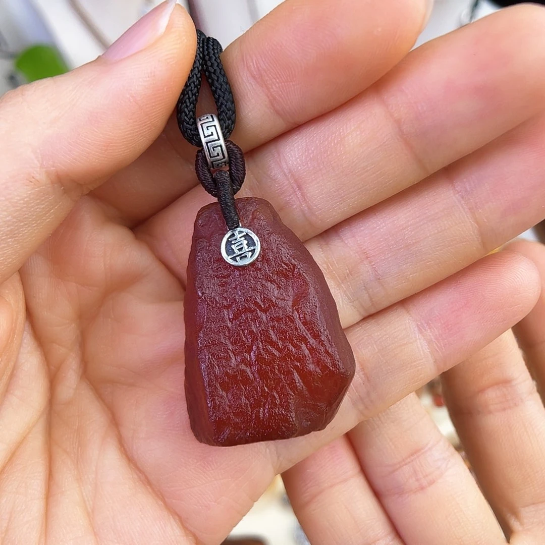 未镶嵌琥珀珠宝奇石