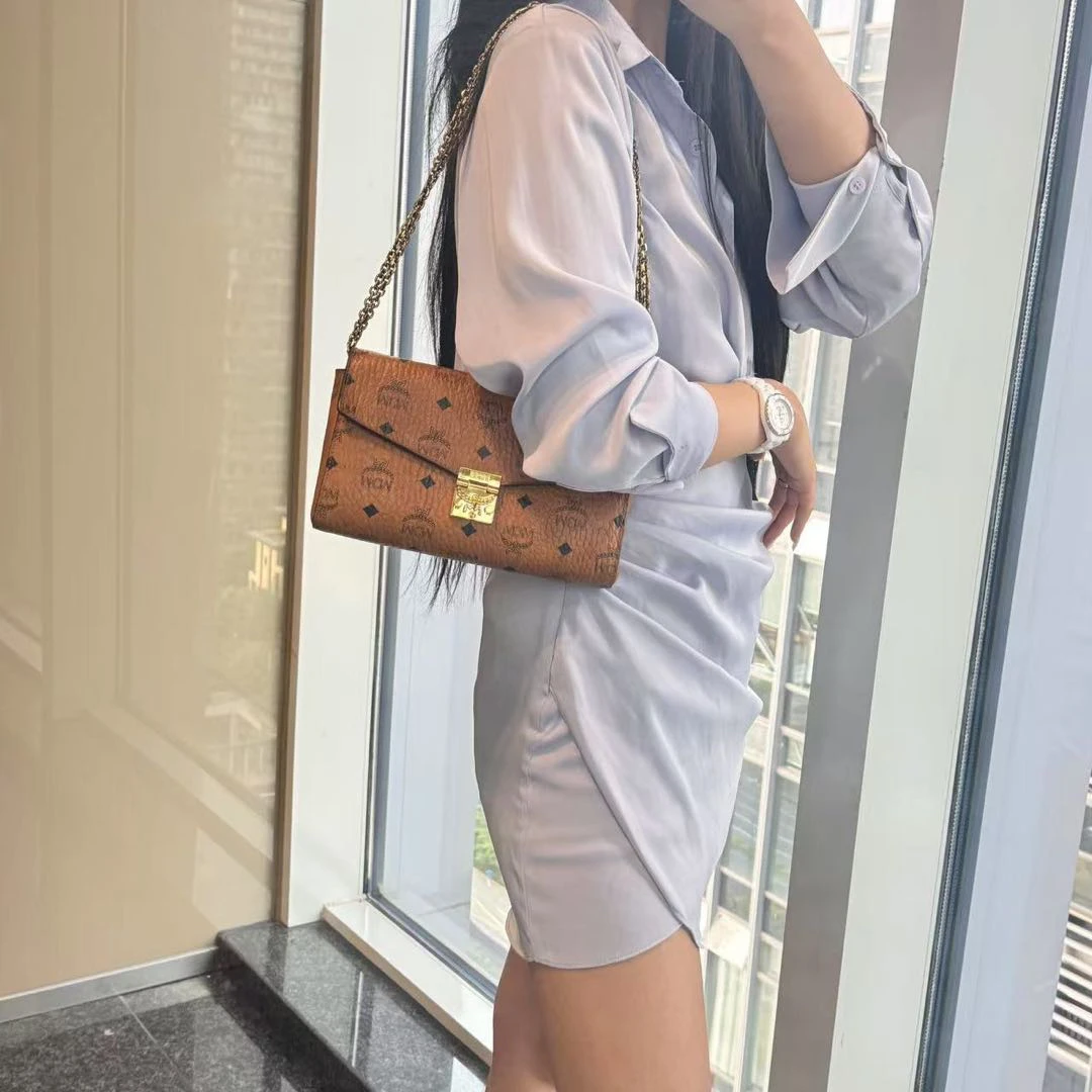 95新 MCM 干邑色信封斜挎包/5298