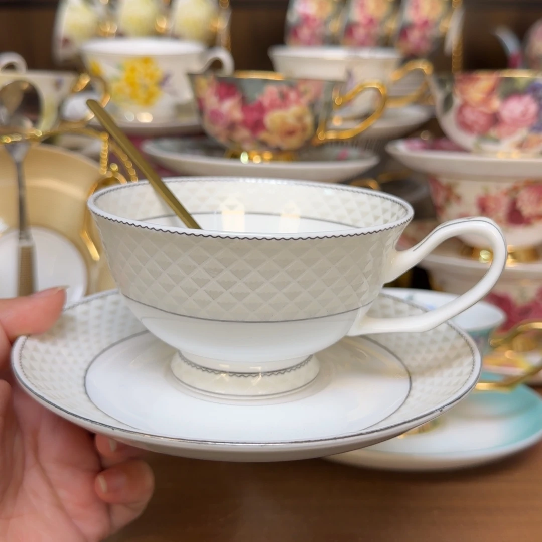 45%以上骨粉骨瓷铂金一杯一碟一勺快递装（拍两套送杯架）