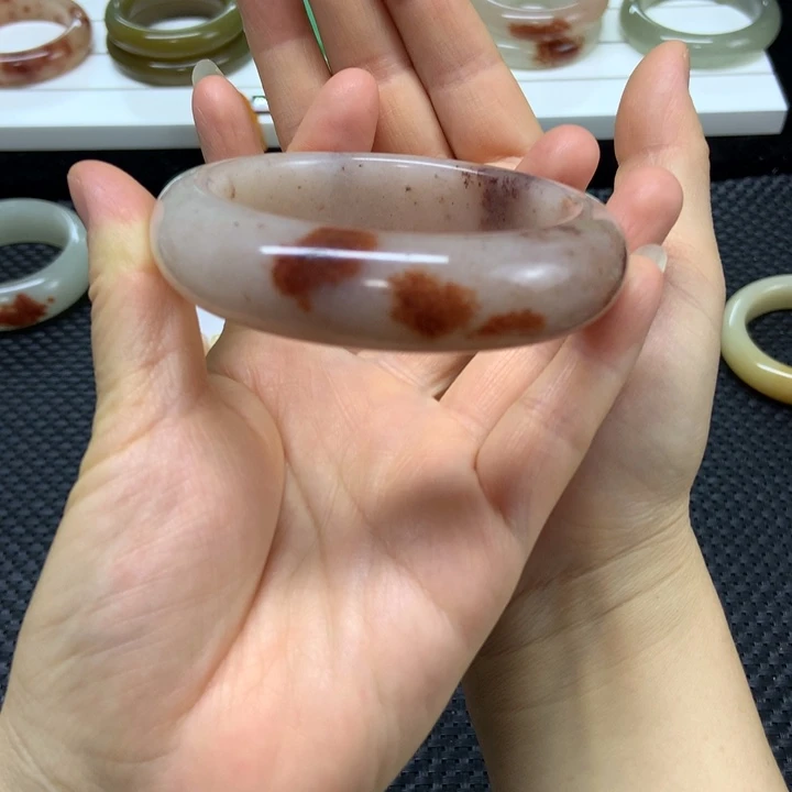 石英质玉未镶嵌手镯