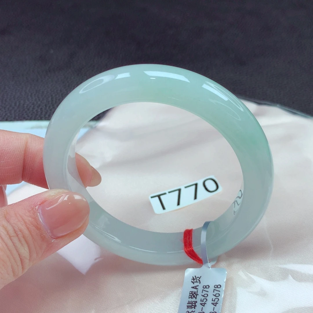 翡翠手镯未镶嵌手镯88