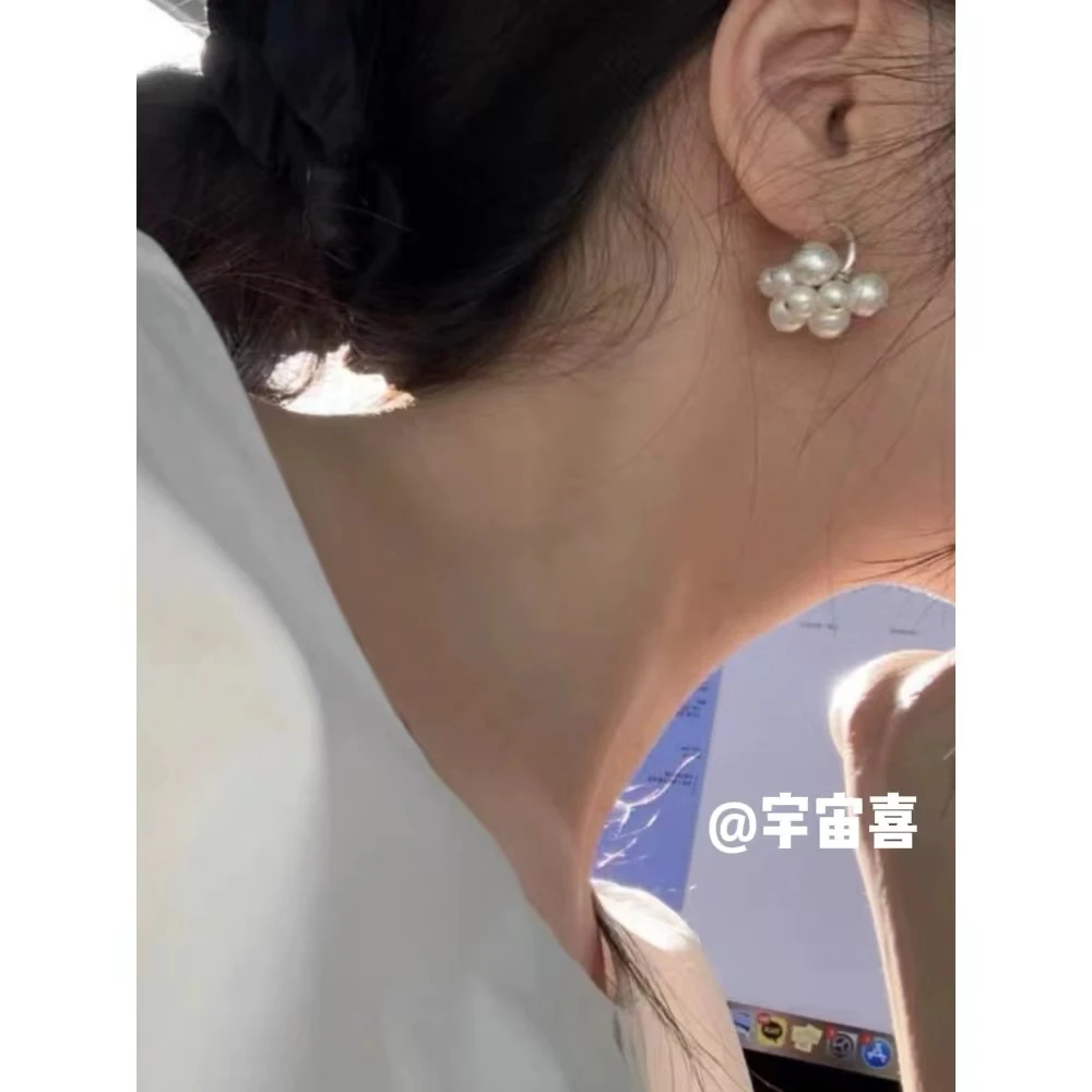 铜合金锆石耳饰  D4-097【小众复古花苞贝珠串珠c字耳钉】