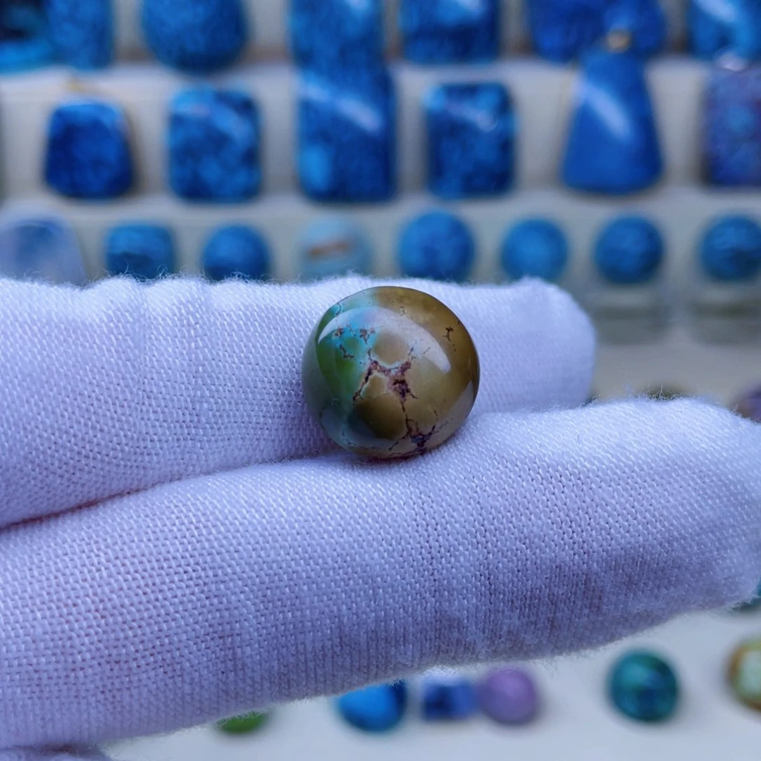 绿松石未镶嵌颈饰