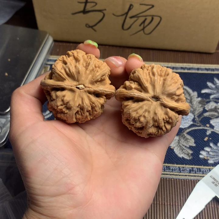 吊坠文玩核桃屹**海粗筋