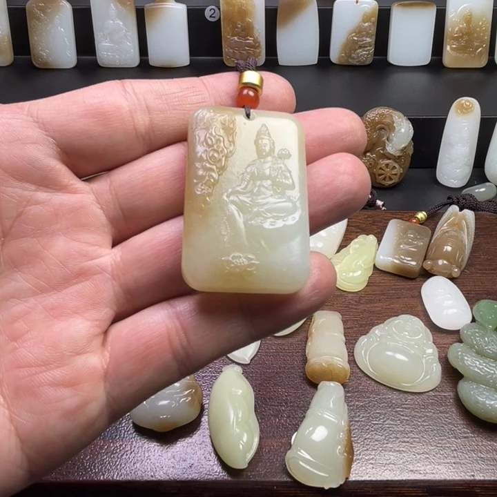 和田玉颈饰未镶嵌