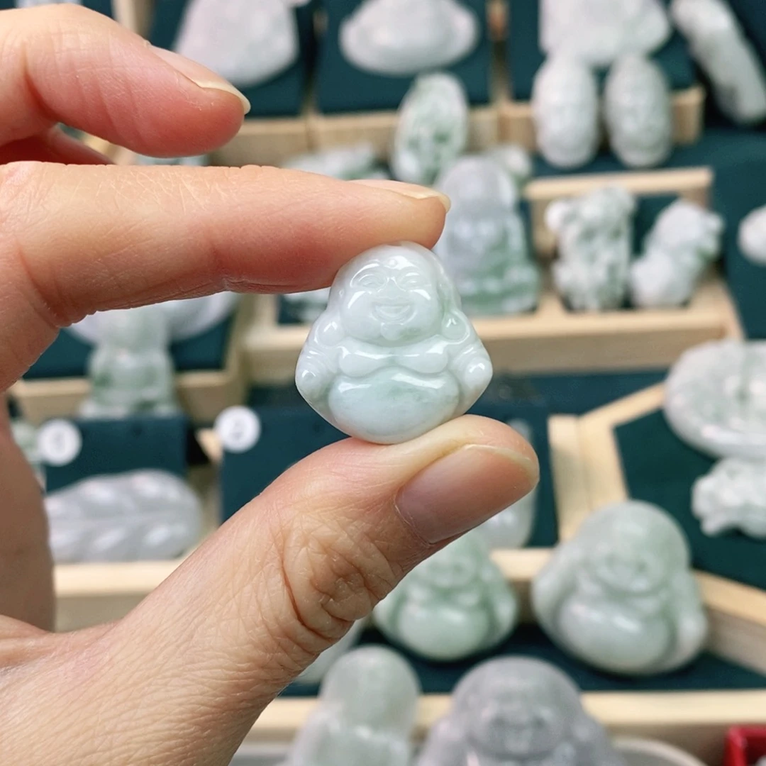 翡翠颈饰未镶嵌佛公迷你