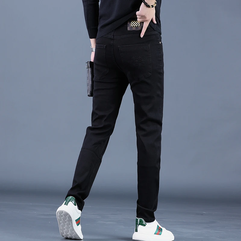 2025秋季弹力高端刺绣百搭牛仔裤男潮牌修身直筒休闲黑色男士裤子