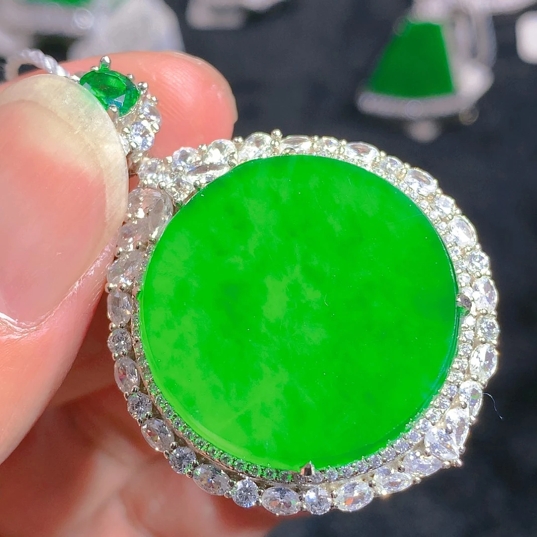 翡翠颈饰银S925镶嵌吊坠