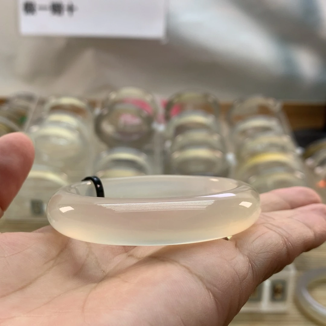 手镯玛瑙/玉髓未镶嵌