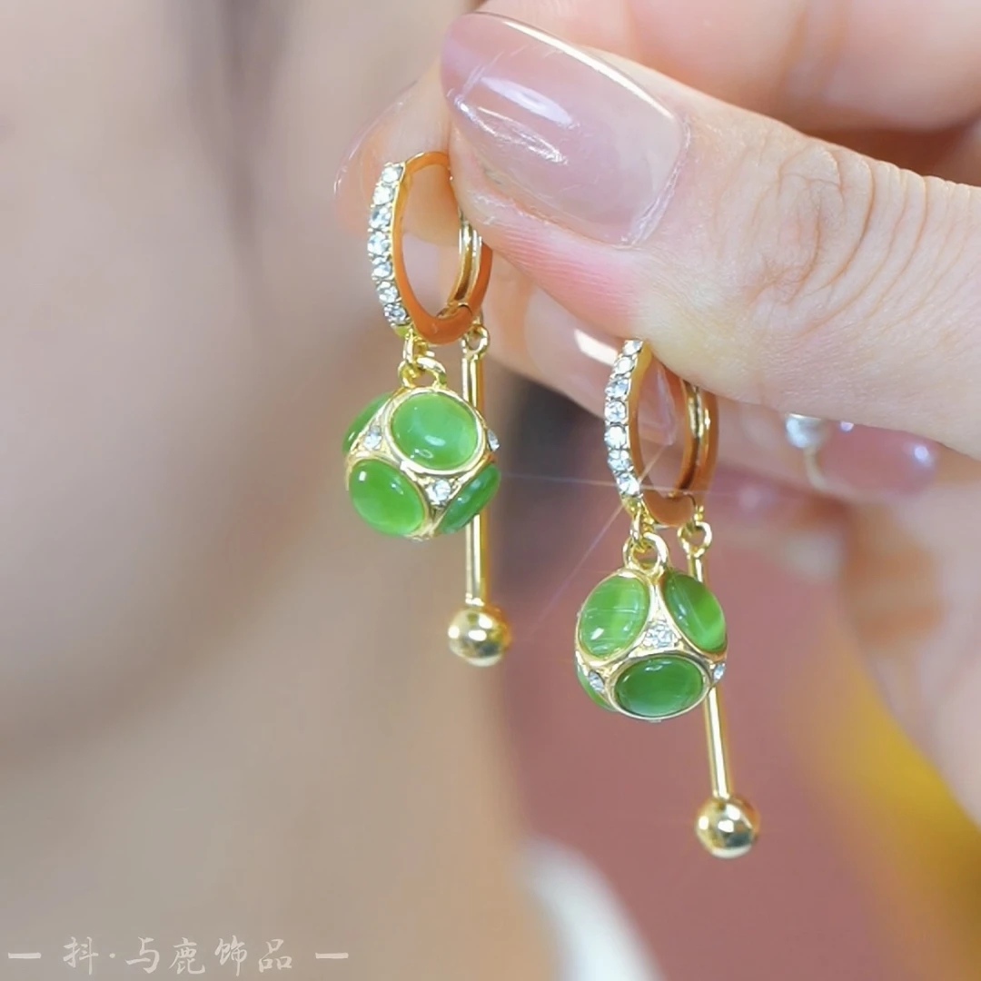 铜合金合成锆石耳饰 绿色锆石耳环气质复古轻奢百搭精致耳饰