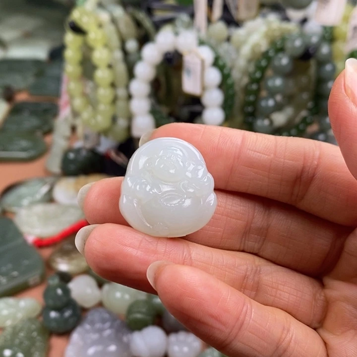 和田玉未镶嵌颈饰予