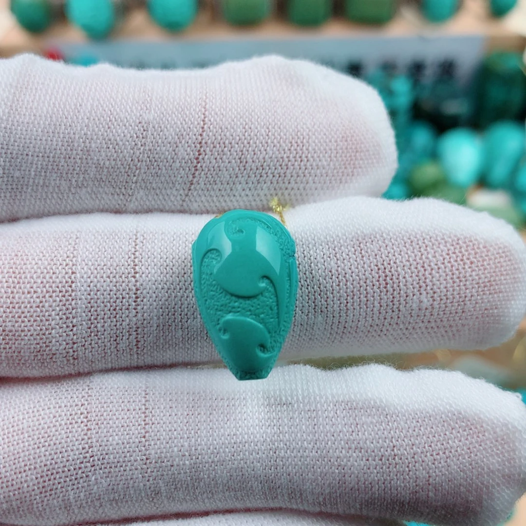 绿松石未镶嵌珠宝奇石