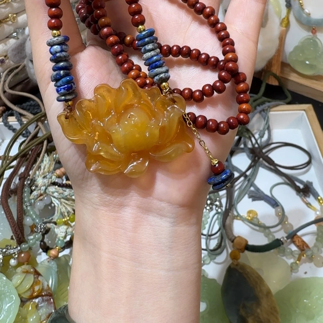 蛇纹石玉未镶嵌颈饰