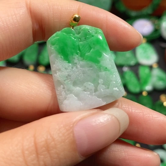 颈饰未镶嵌翡翠吊坠