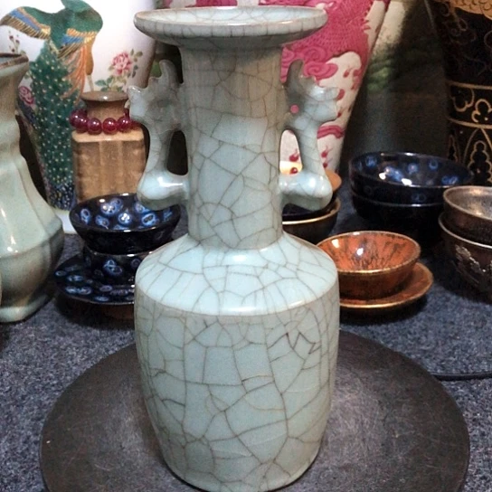 瓷片瓷器一件，品相完好
