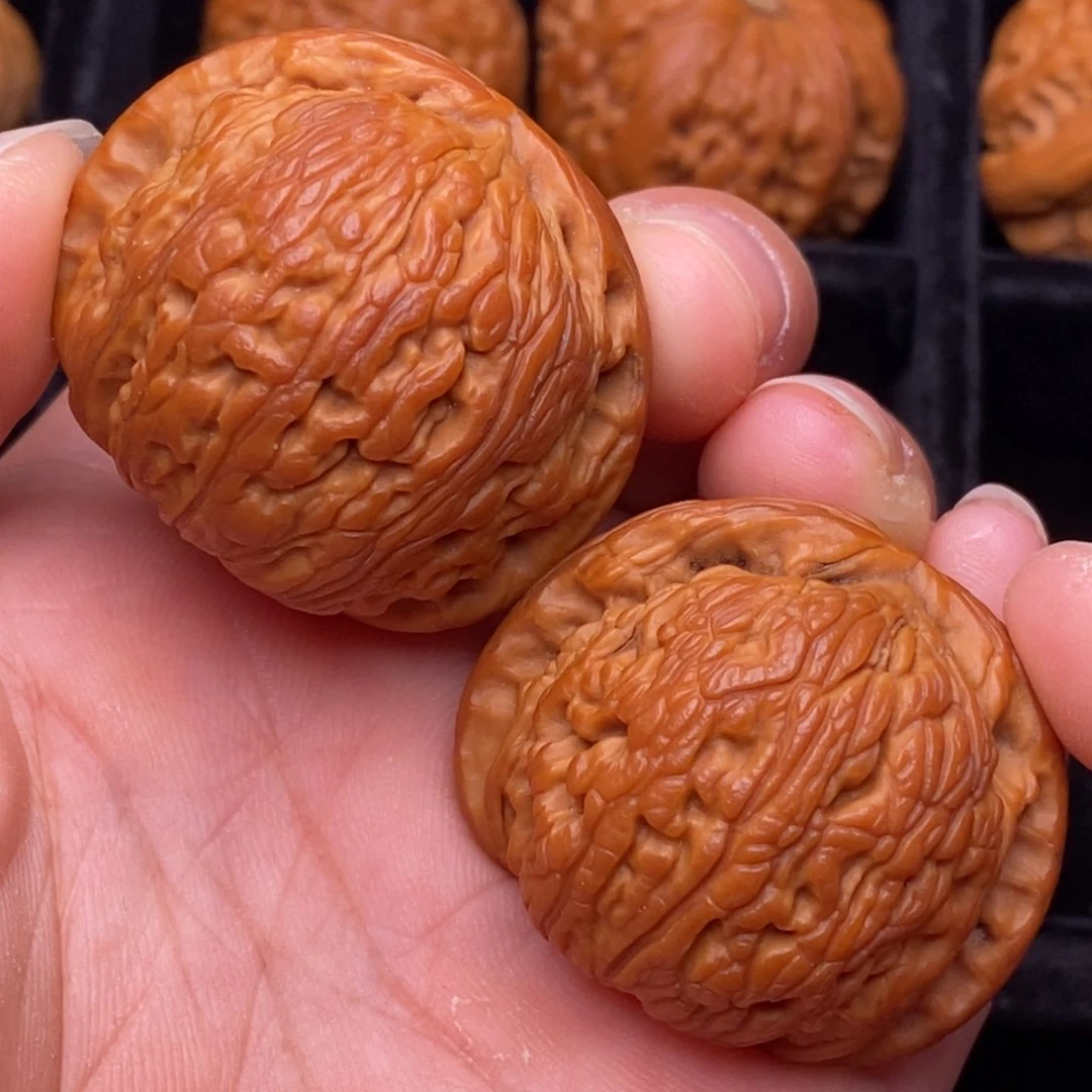 文玩核桃把件秦岭野生核桃