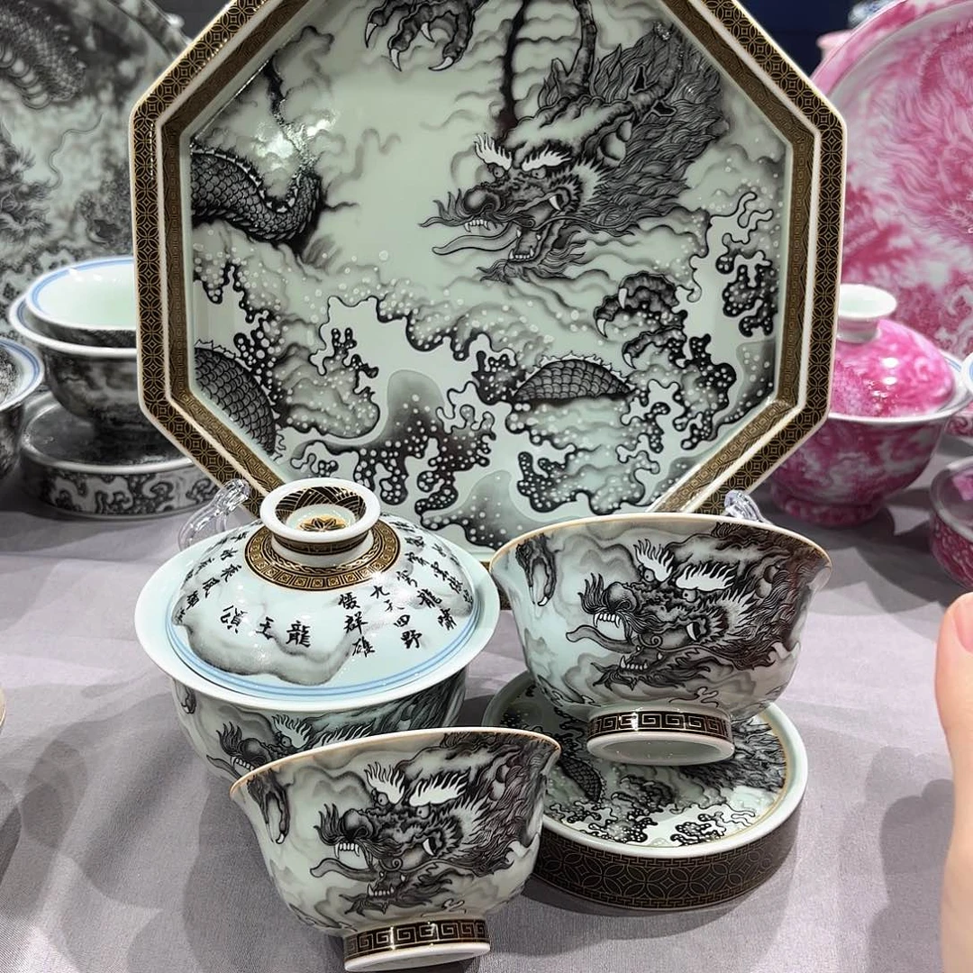 瓷片景德镇瓷器精品陈列