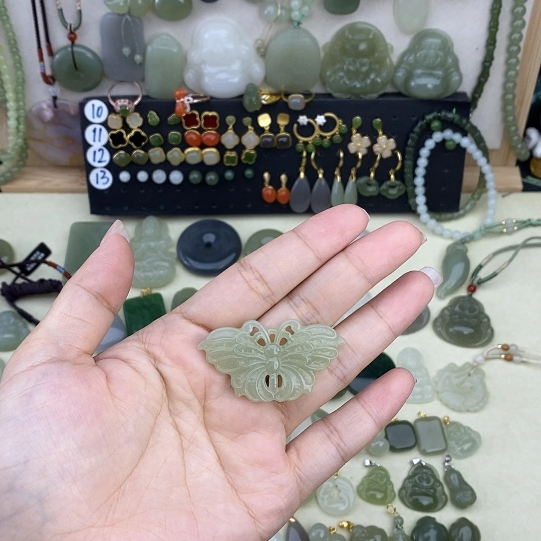 和田玉未镶嵌颈饰