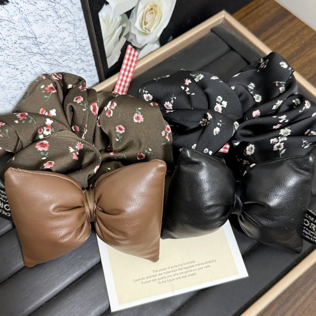 温柔小碎花复古皮质蝴蝶夹发圈扎马尾双拼色头绳高级感秋冬款头绳