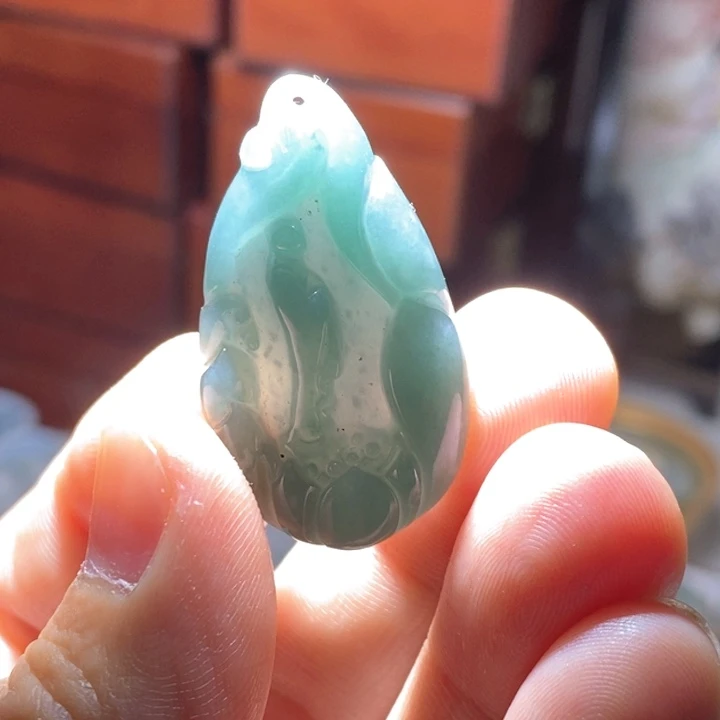 翡翠颈饰未镶嵌好