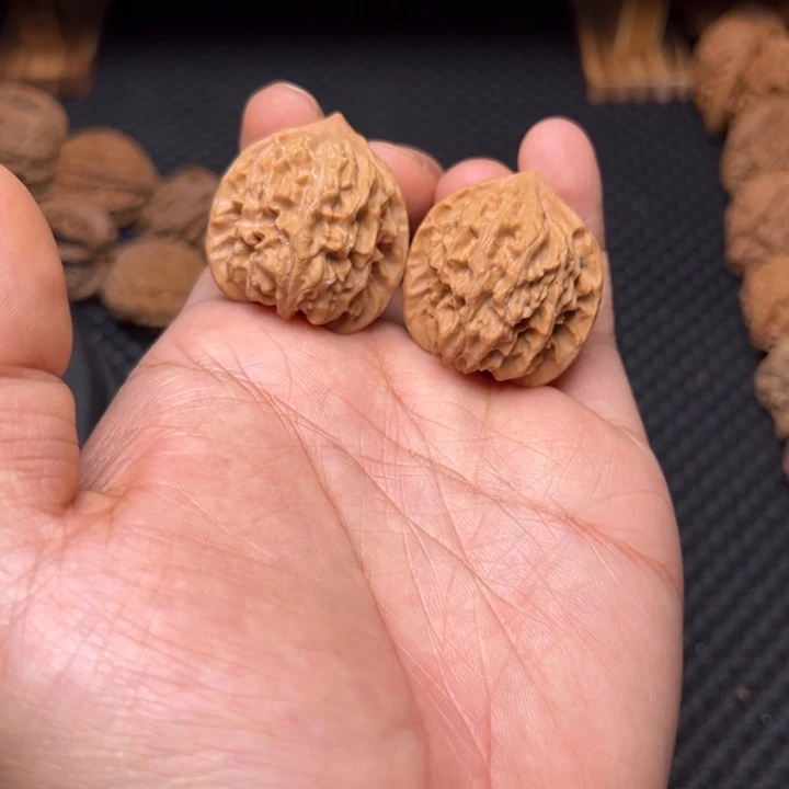 吊坠文玩核桃野生