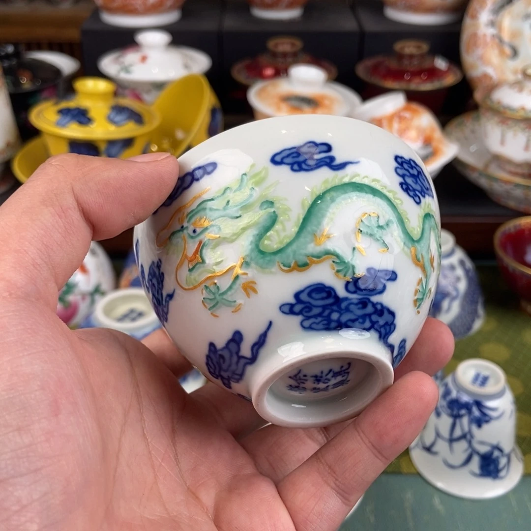 陶瓷的设计师是一个