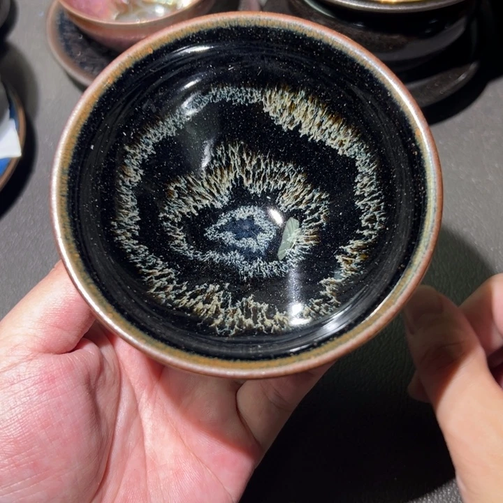 茶盏这个人就是他本人吗