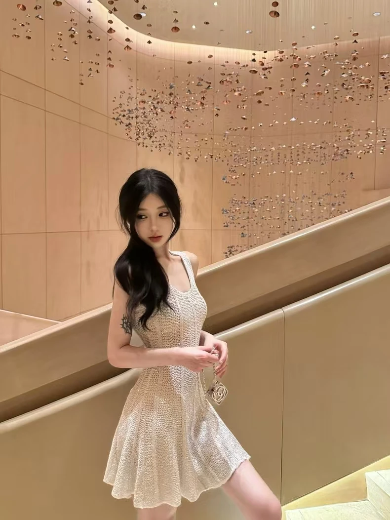 纯欲风辣妹气质吊带连衣裙女夏季2025新款法式设计感显瘦短裙子潮