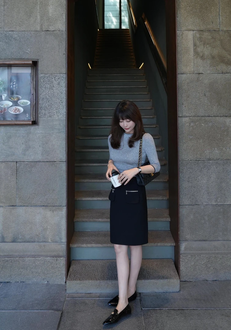 秋季新款清冷系禅意衣服女圆领薄款中袖T恤修身高腰气质半身裙