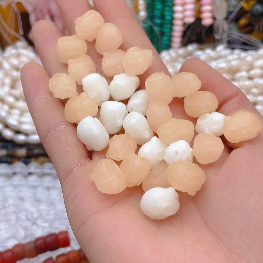 玛瑙/玉髓珠宝半成品未镶嵌贝壳压花兔子8颗随机发