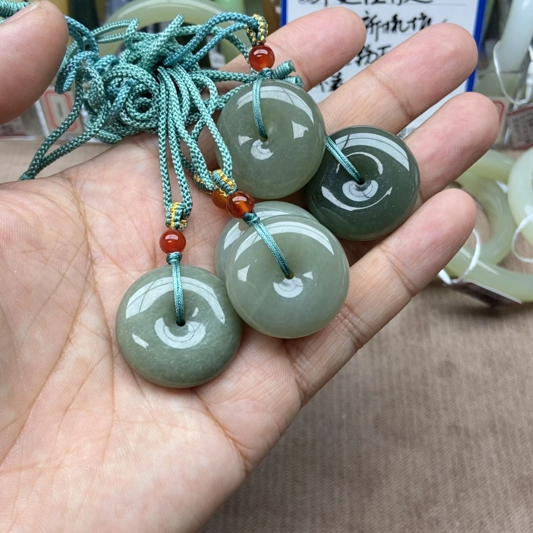 和田玉吊坠(不含链)未镶嵌