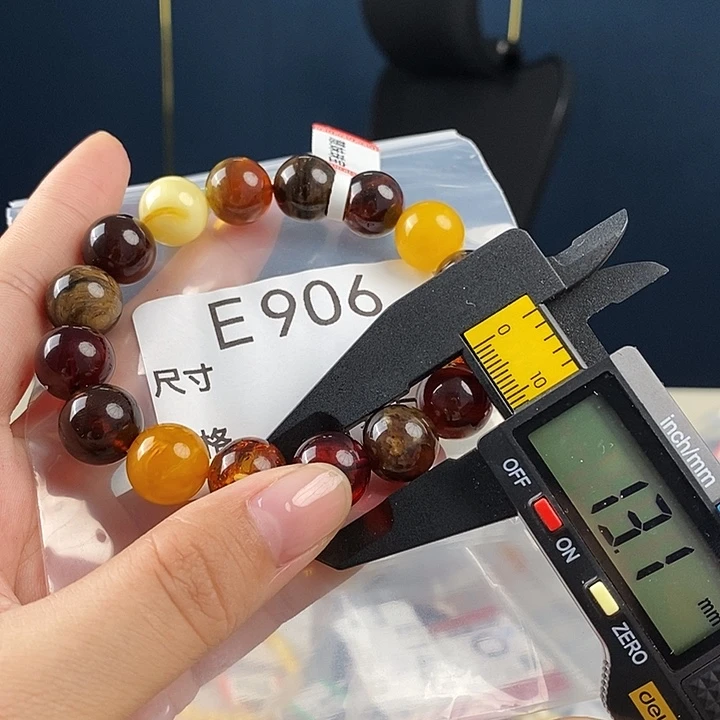 蜜蜡未镶嵌珠宝奇石